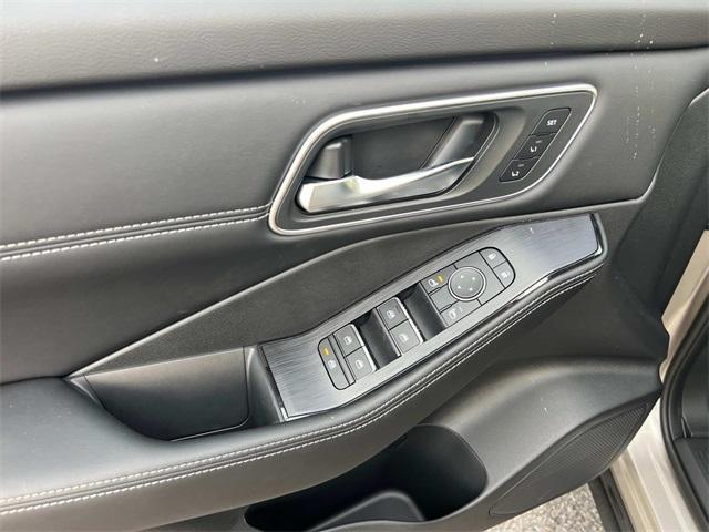 new 2025 Nissan Rogue car, priced at $39,668