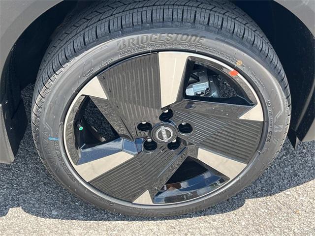 new 2025 Nissan Kicks car, priced at $28,543