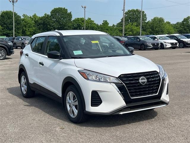 new 2025 Nissan Kicks Play car, priced at $23,850