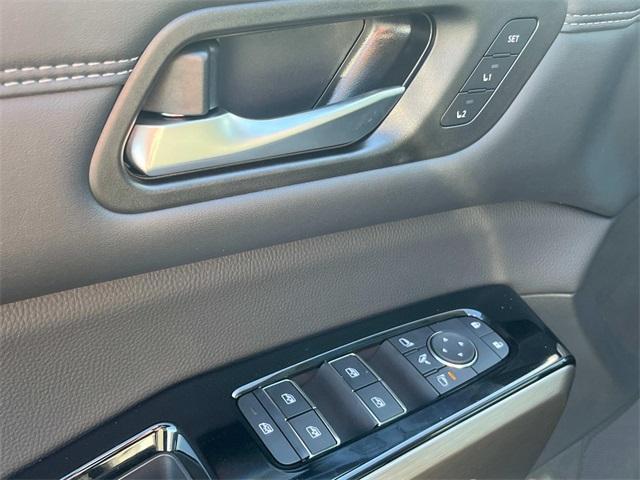 new 2025 Nissan Pathfinder car, priced at $48,536