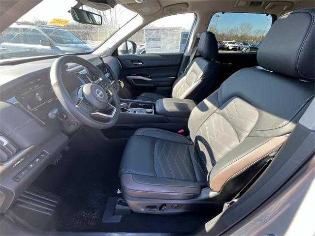 new 2025 Nissan Pathfinder car, priced at $48,536