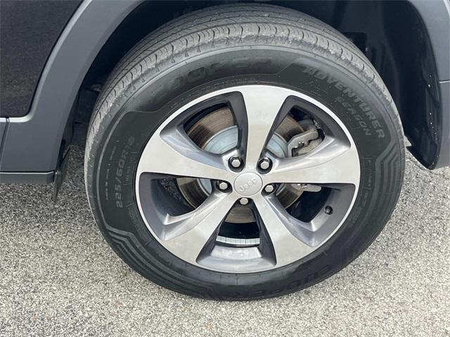 used 2019 Jeep Cherokee car, priced at $15,403