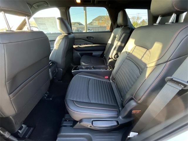 new 2025 Nissan Pathfinder car, priced at $42,324