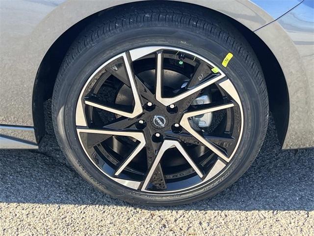 new 2025 Nissan Sentra car, priced at $25,575