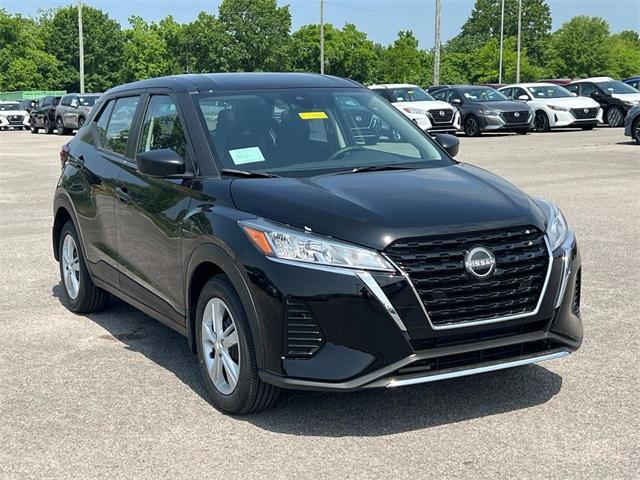new 2025 Nissan Kicks Play car, priced at $23,850