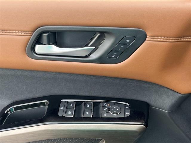 new 2025 Nissan Pathfinder car, priced at $50,348