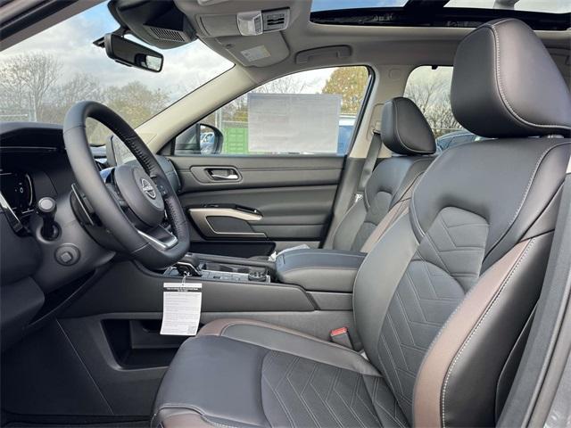 new 2025 Nissan Pathfinder car, priced at $48,844