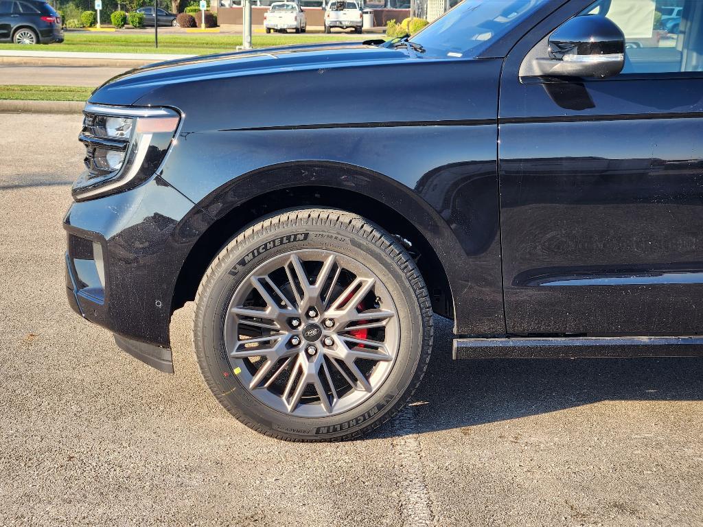 new 2025 Ford Expedition car, priced at $82,111