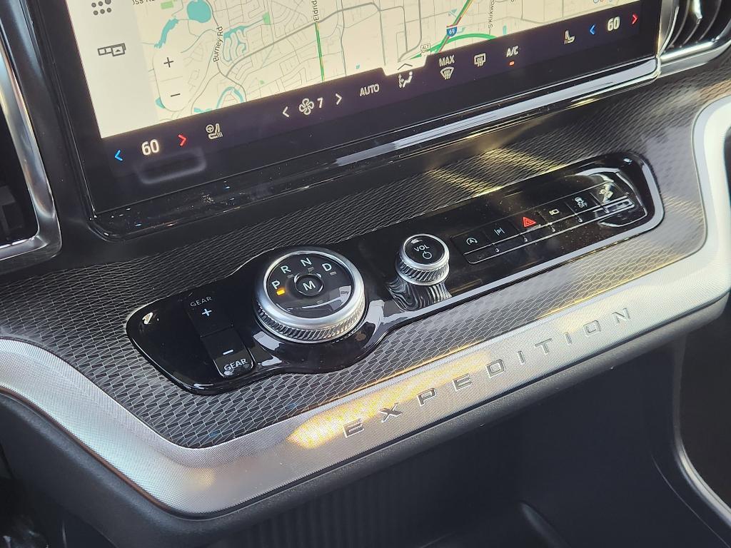 new 2025 Ford Expedition car, priced at $82,111