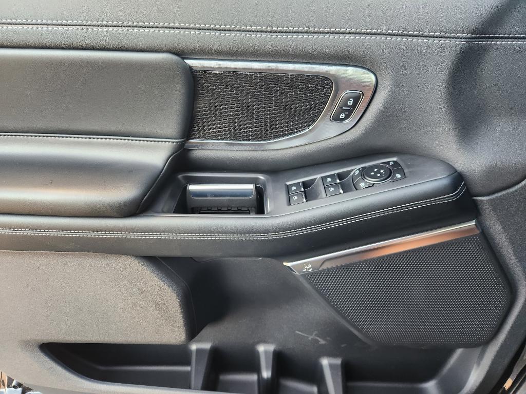 new 2025 Ford Expedition car, priced at $82,111