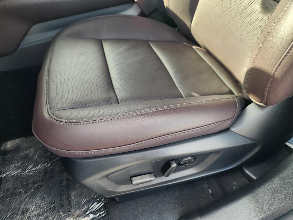 new 2025 Ford Explorer car, priced at $51,733