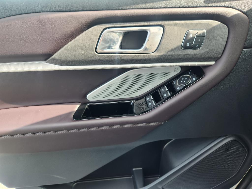 new 2025 Ford Explorer car, priced at $51,733