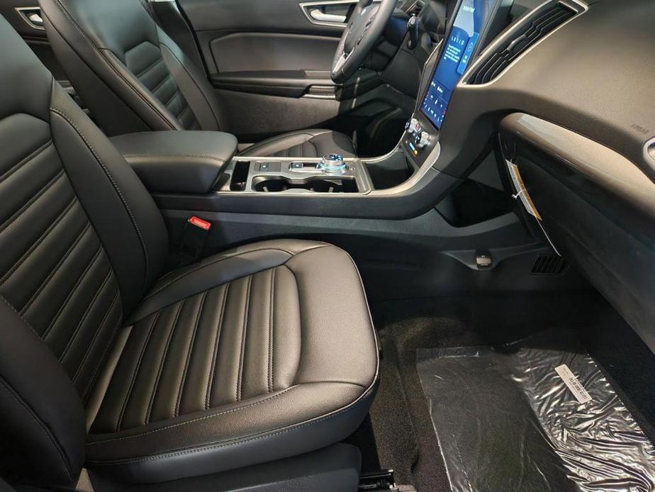 new 2024 Ford Edge car, priced at $35,365