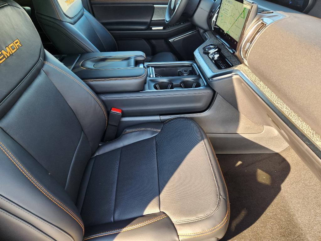 new 2025 Ford Expedition car, priced at $83,959