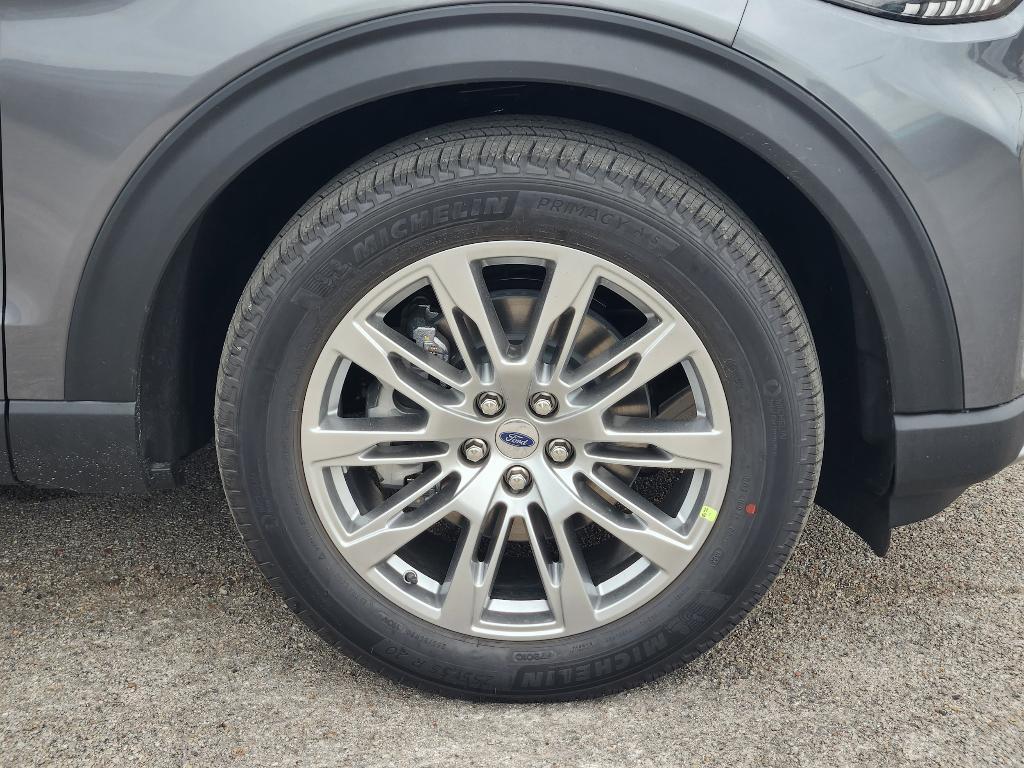 new 2025 Ford Explorer car, priced at $52,156