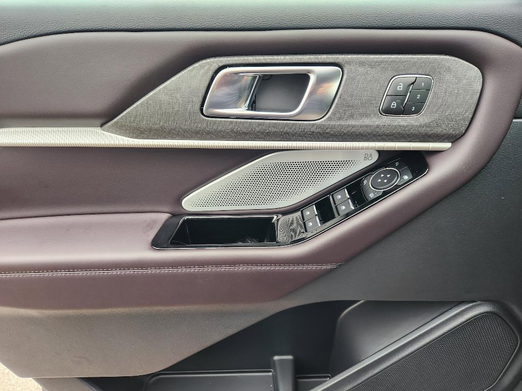 new 2025 Ford Explorer car, priced at $52,156