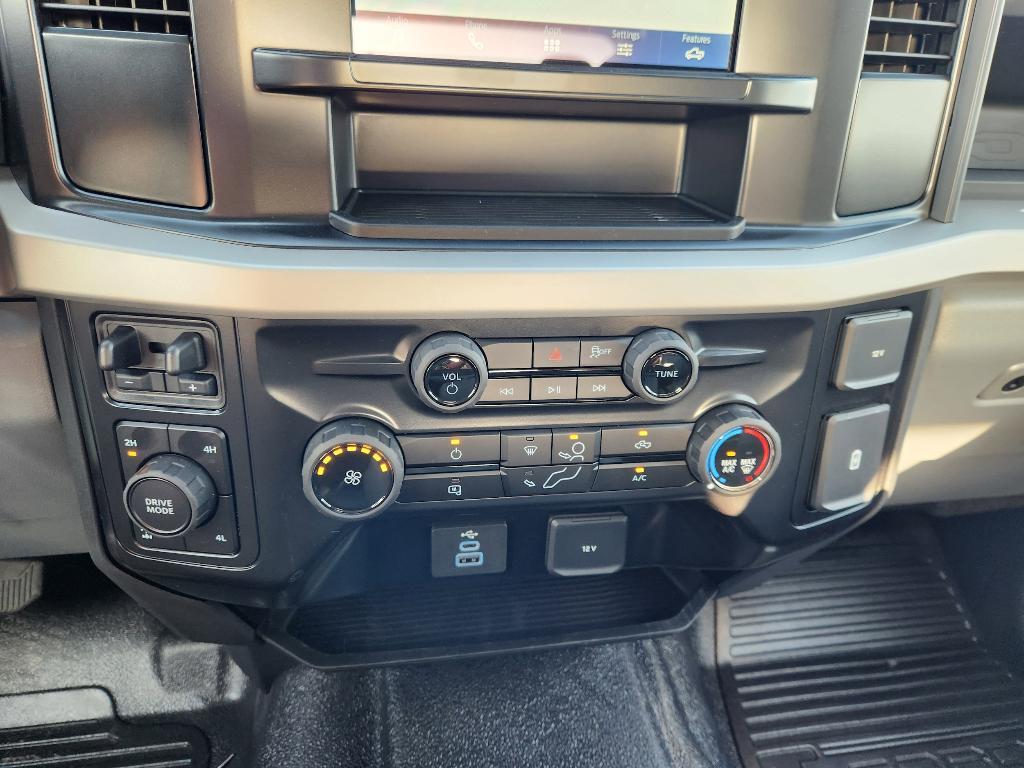 new 2025 Ford F-250 car, priced at $61,073