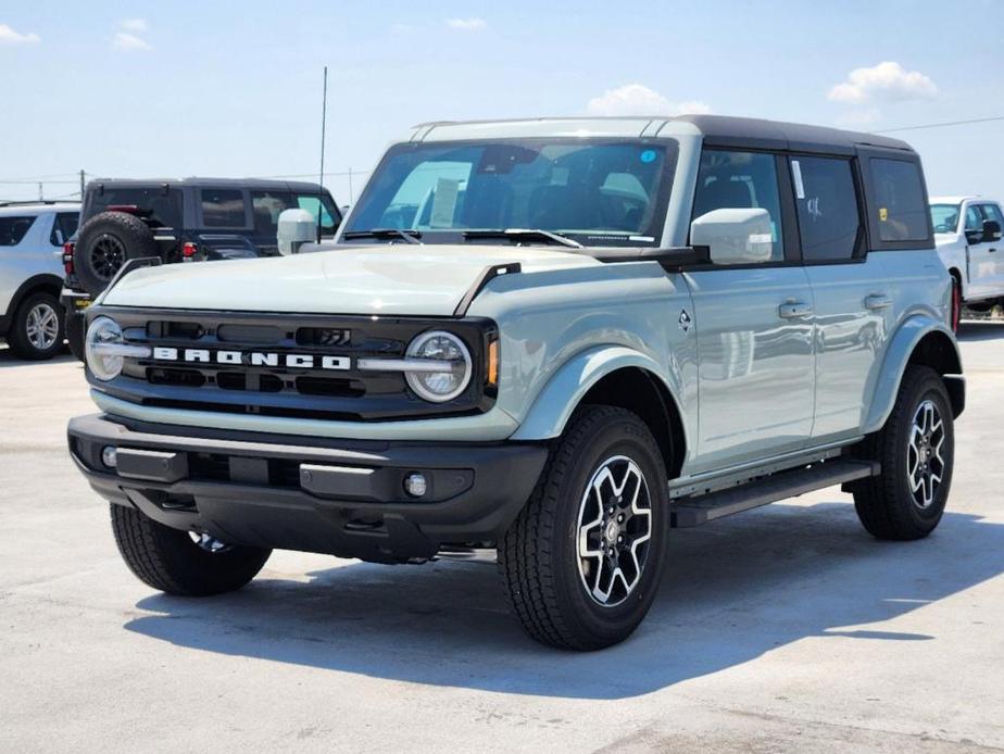 new 2024 Ford Bronco car, priced at $51,417