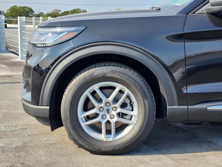 new 2025 Ford Explorer car, priced at $42,538