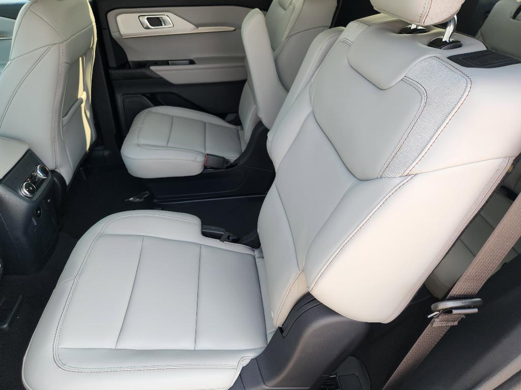 new 2025 Ford Explorer car, priced at $42,067