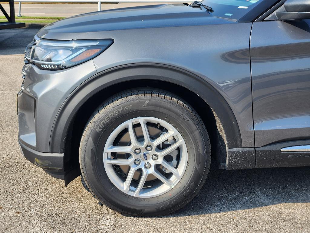 new 2025 Ford Explorer car, priced at $42,067