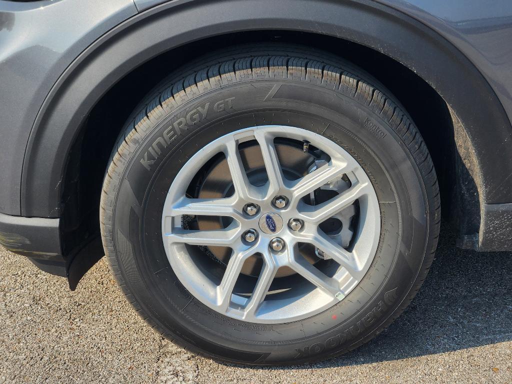 new 2025 Ford Explorer car, priced at $42,067