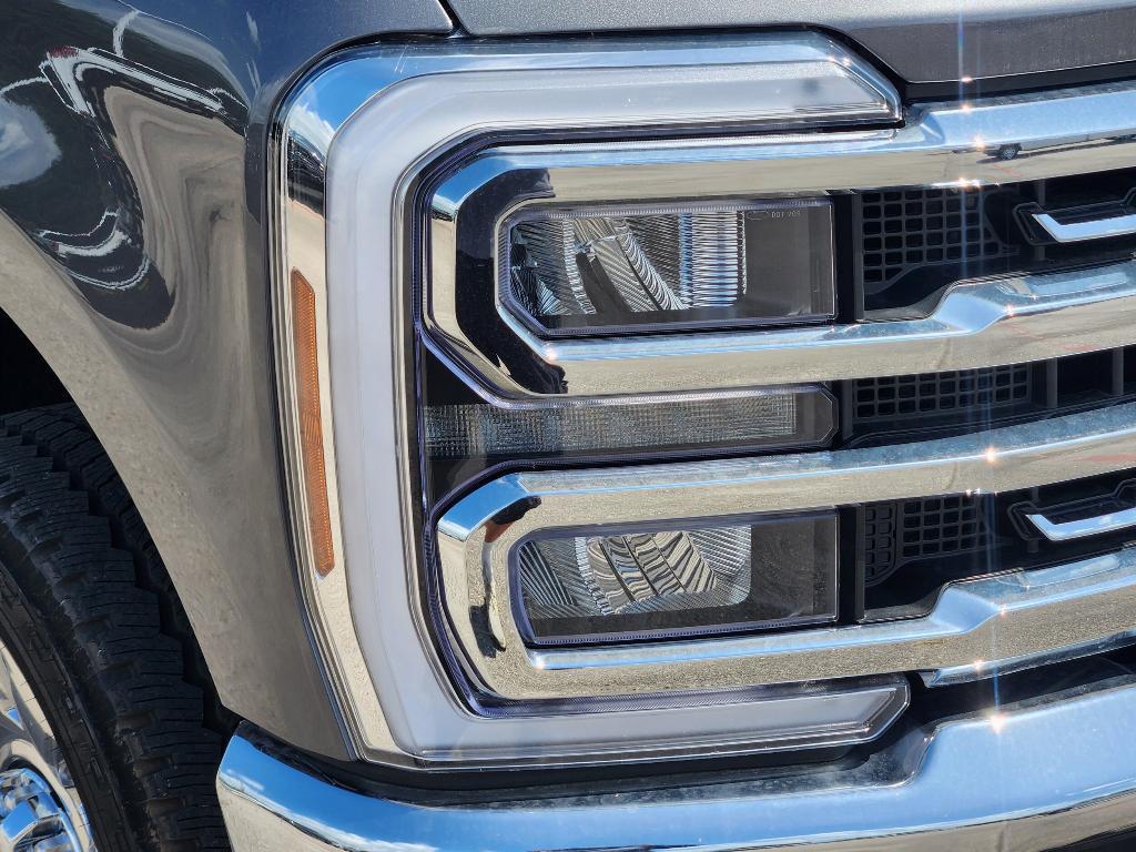 new 2025 Ford F-250 car, priced at $76,944