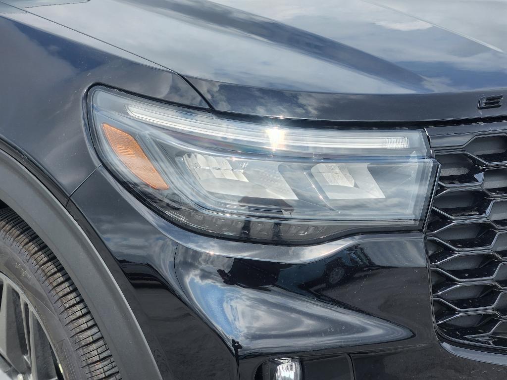 new 2025 Ford Explorer car, priced at $61,230