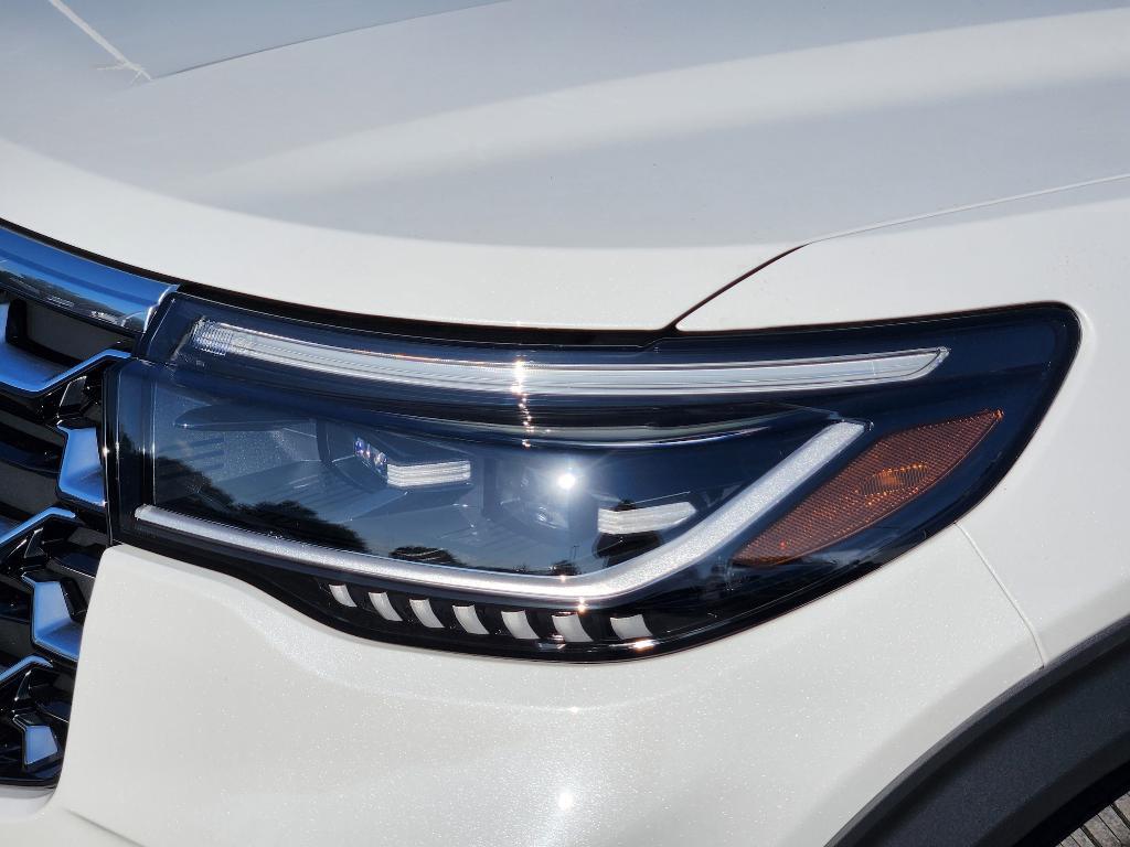 new 2025 Ford Explorer car, priced at $51,869