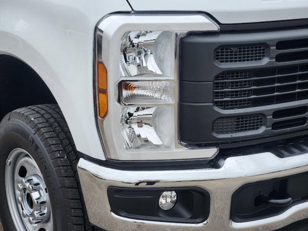 new 2025 Ford F-250 car, priced at $62,324