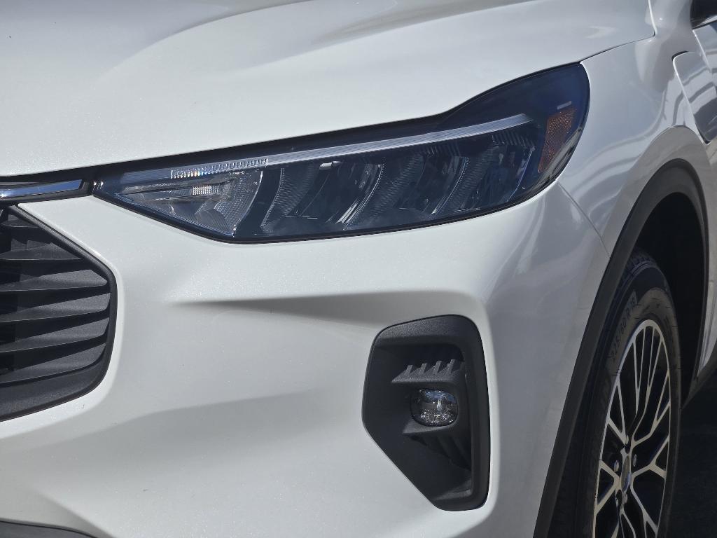 new 2025 Ford Escape car, priced at $30,517