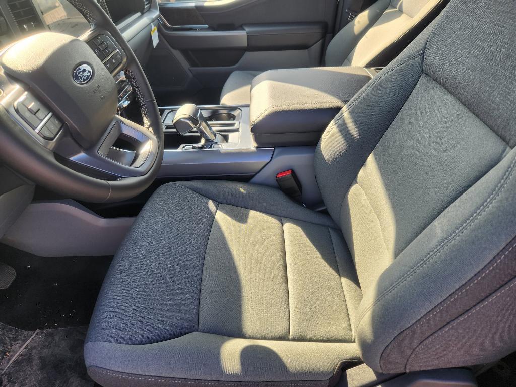 new 2025 Ford F-150 Lightning car, priced at $61,038