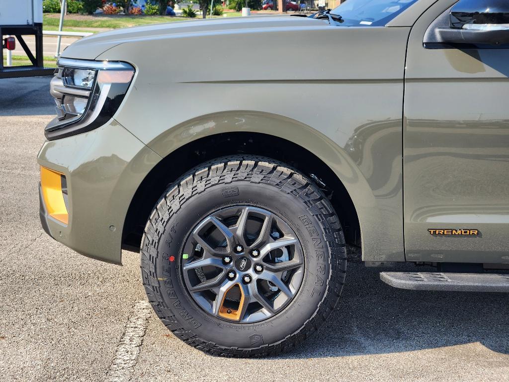 new 2025 Ford Expedition car, priced at $82,895