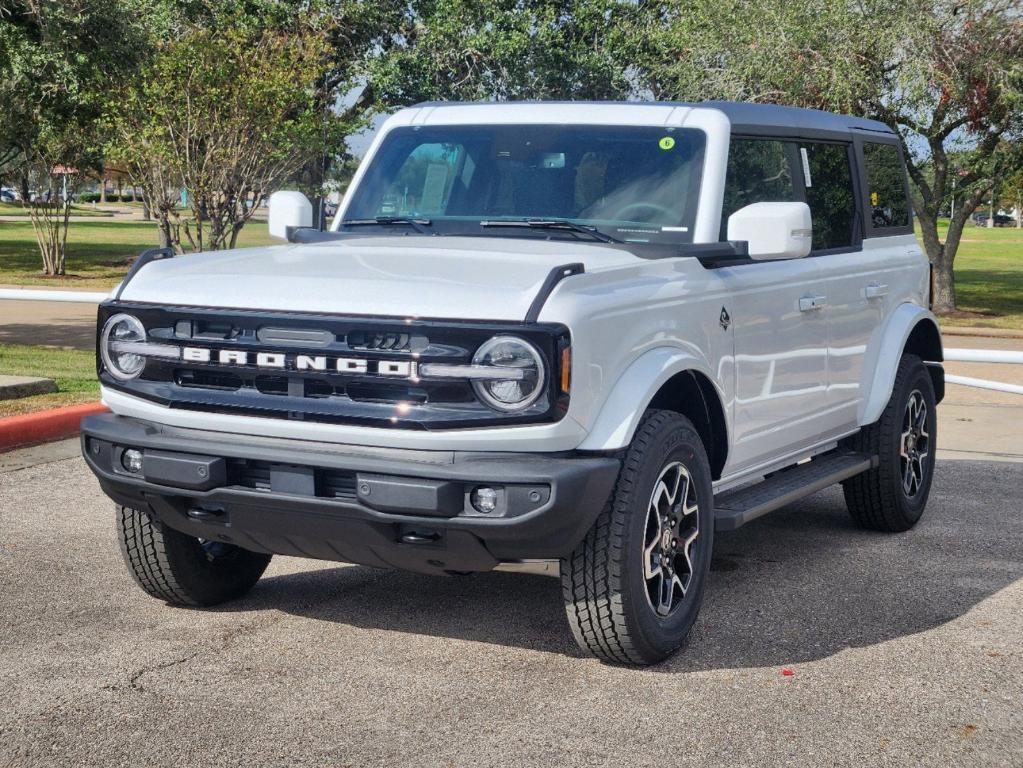 new 2024 Ford Bronco car, priced at $51,877