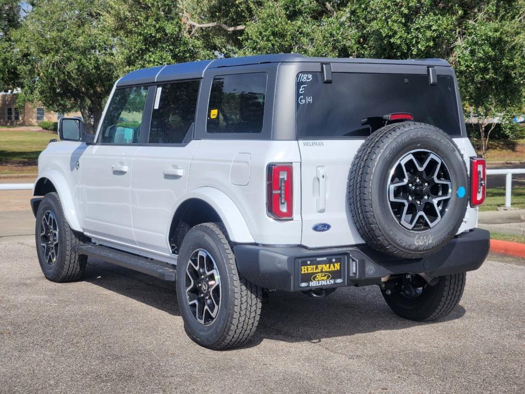 new 2024 Ford Bronco car, priced at $51,877