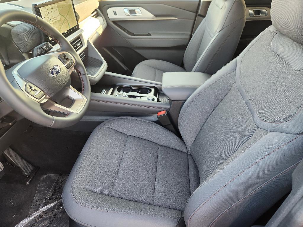 new 2025 Ford Explorer car, priced at $39,320