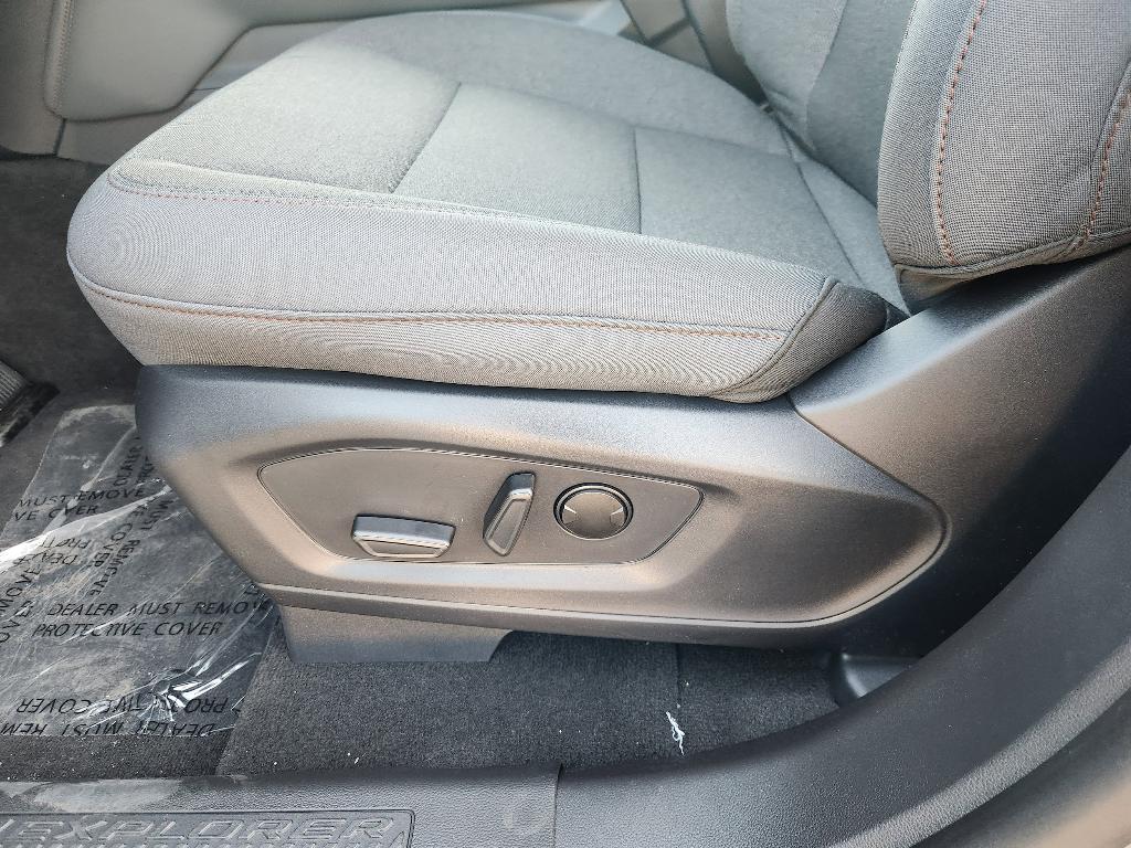 new 2025 Ford Explorer car, priced at $39,320