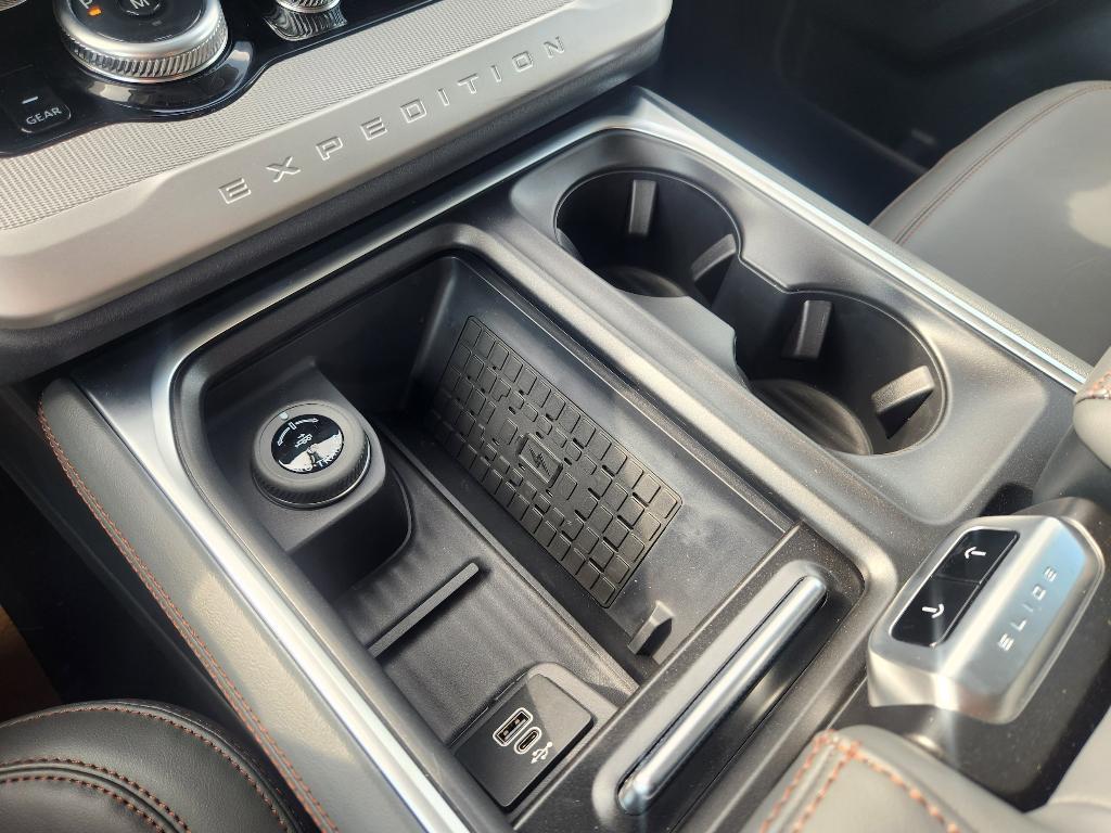 new 2025 Ford Expedition Max car, priced at $71,705