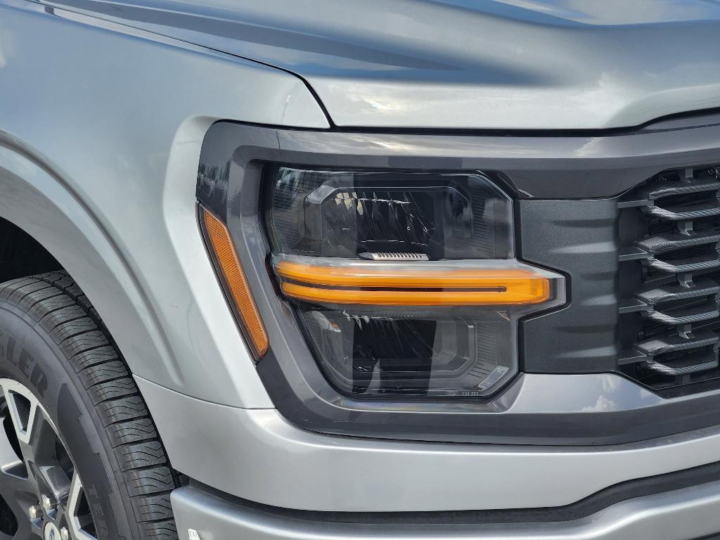 new 2025 Ford F-150 car, priced at $43,303