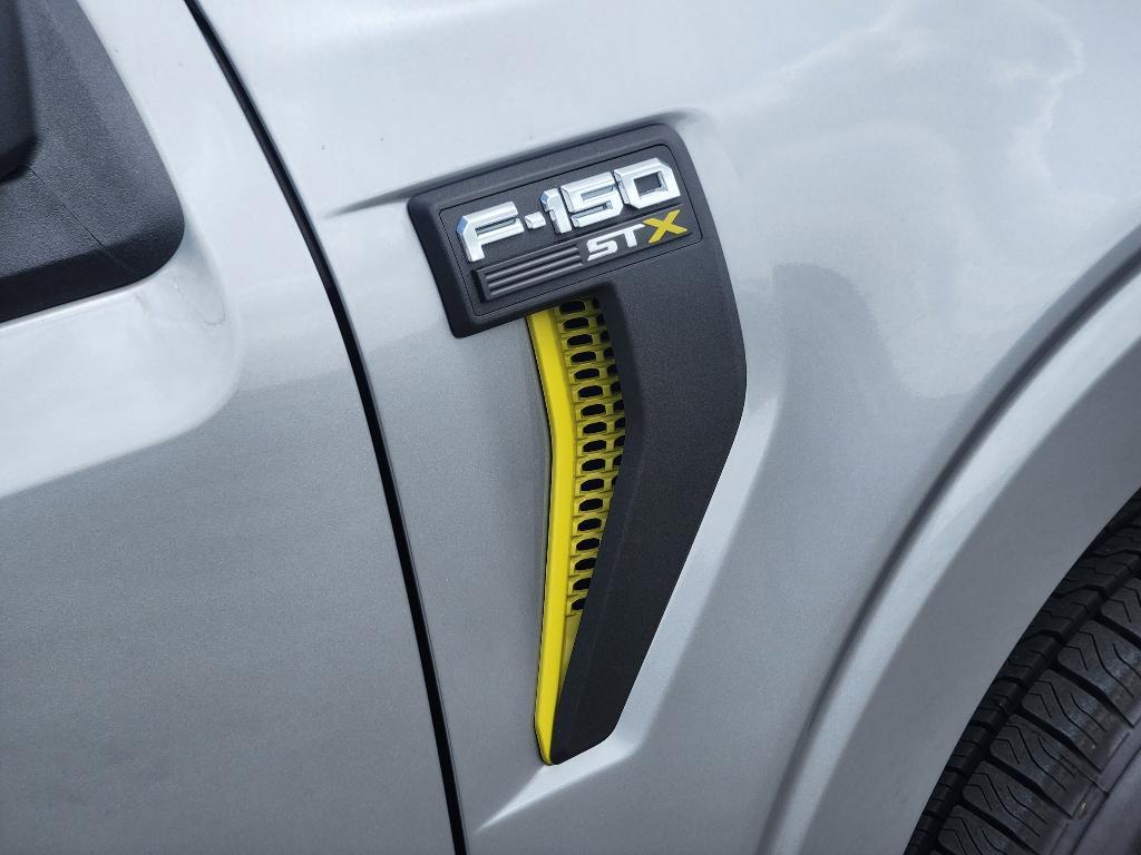 new 2025 Ford F-150 car, priced at $43,303