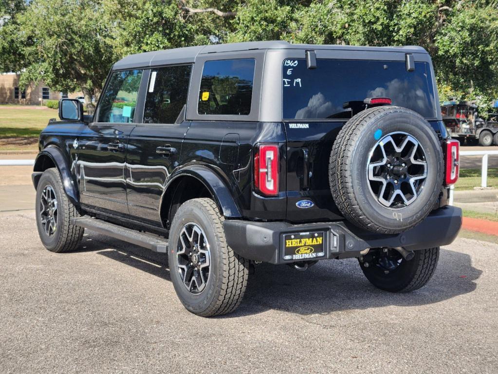 new 2024 Ford Bronco car, priced at $51,877