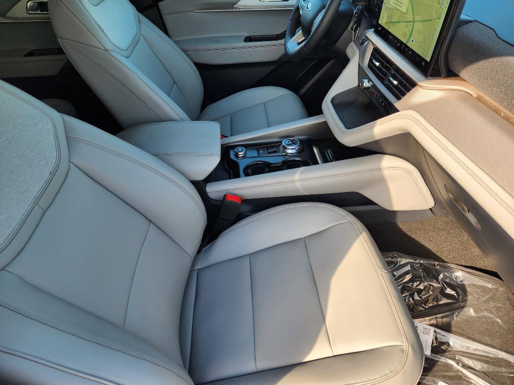 new 2025 Ford Explorer car, priced at $45,265