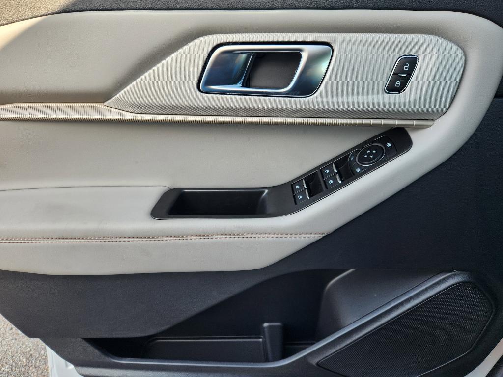 new 2025 Ford Explorer car, priced at $45,265