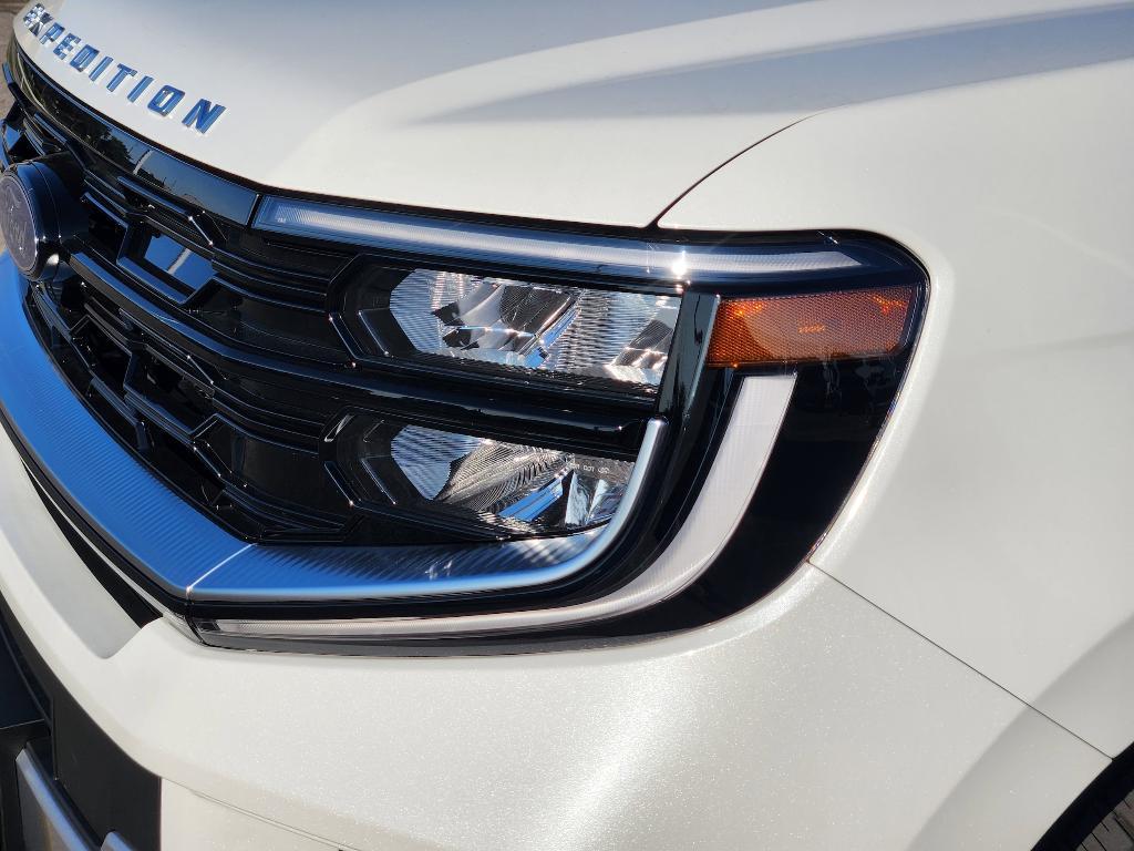 new 2025 Ford Expedition car, priced at $78,872