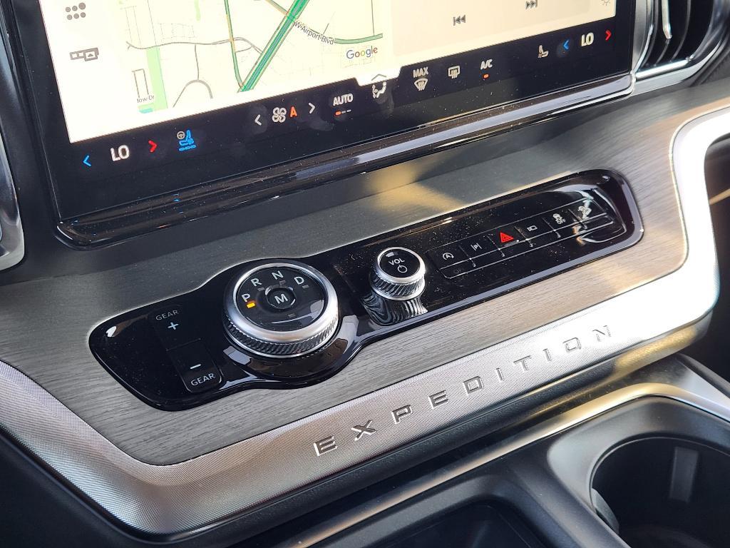new 2025 Ford Expedition car, priced at $78,872