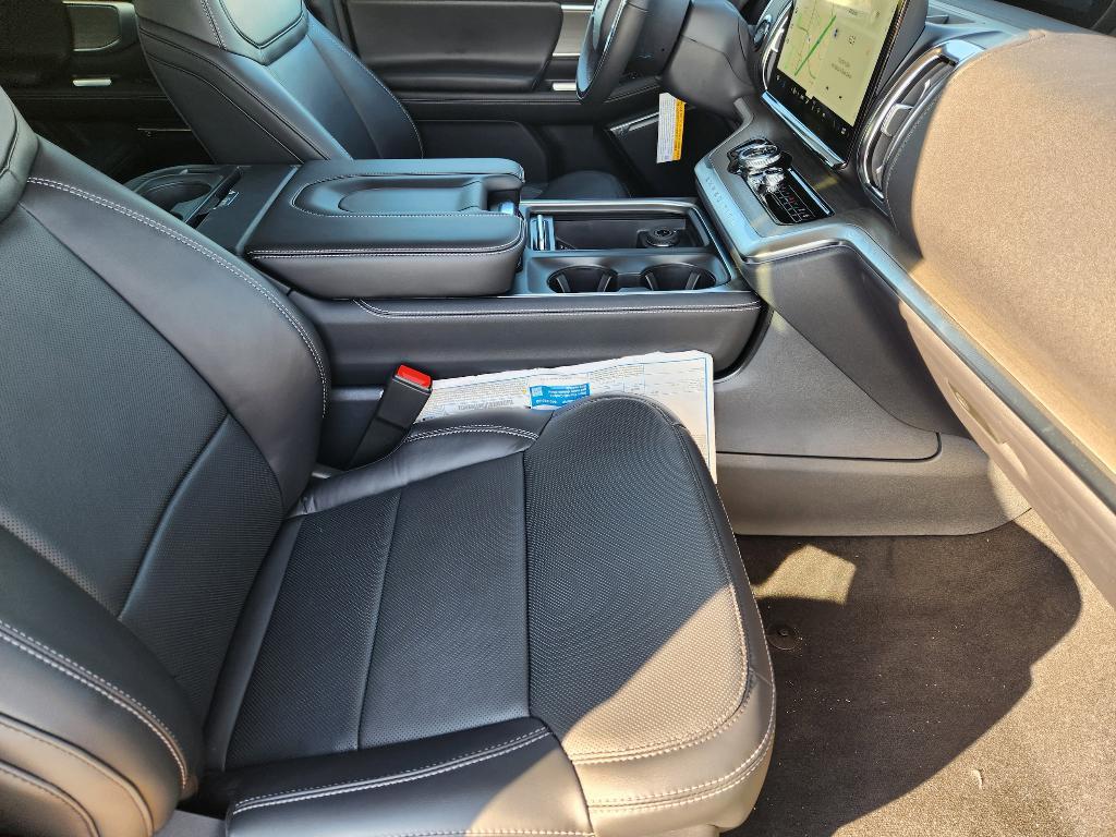 new 2025 Ford Expedition car, priced at $78,872