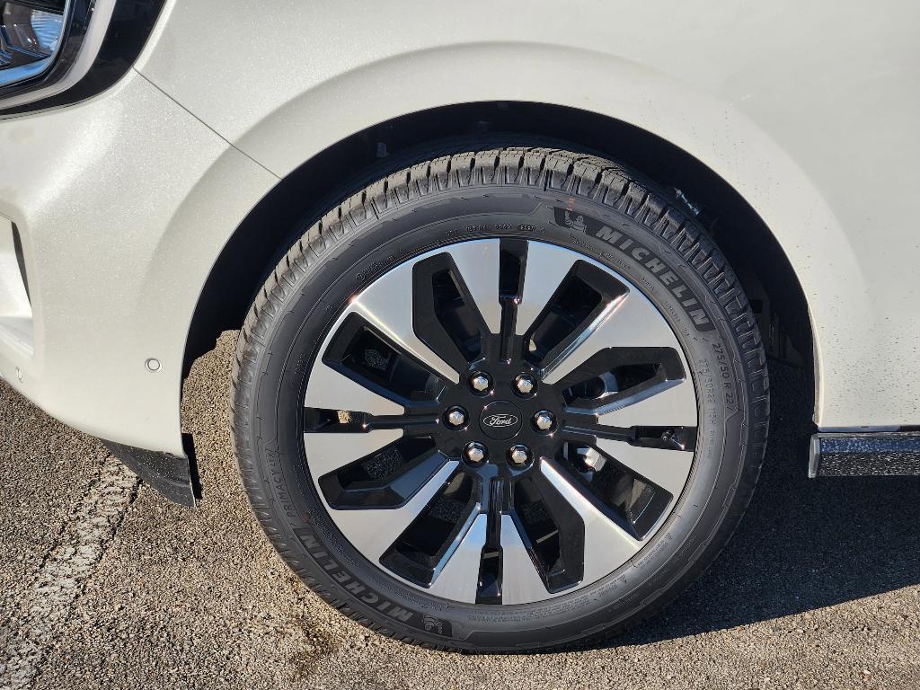 new 2025 Ford Expedition car, priced at $78,872