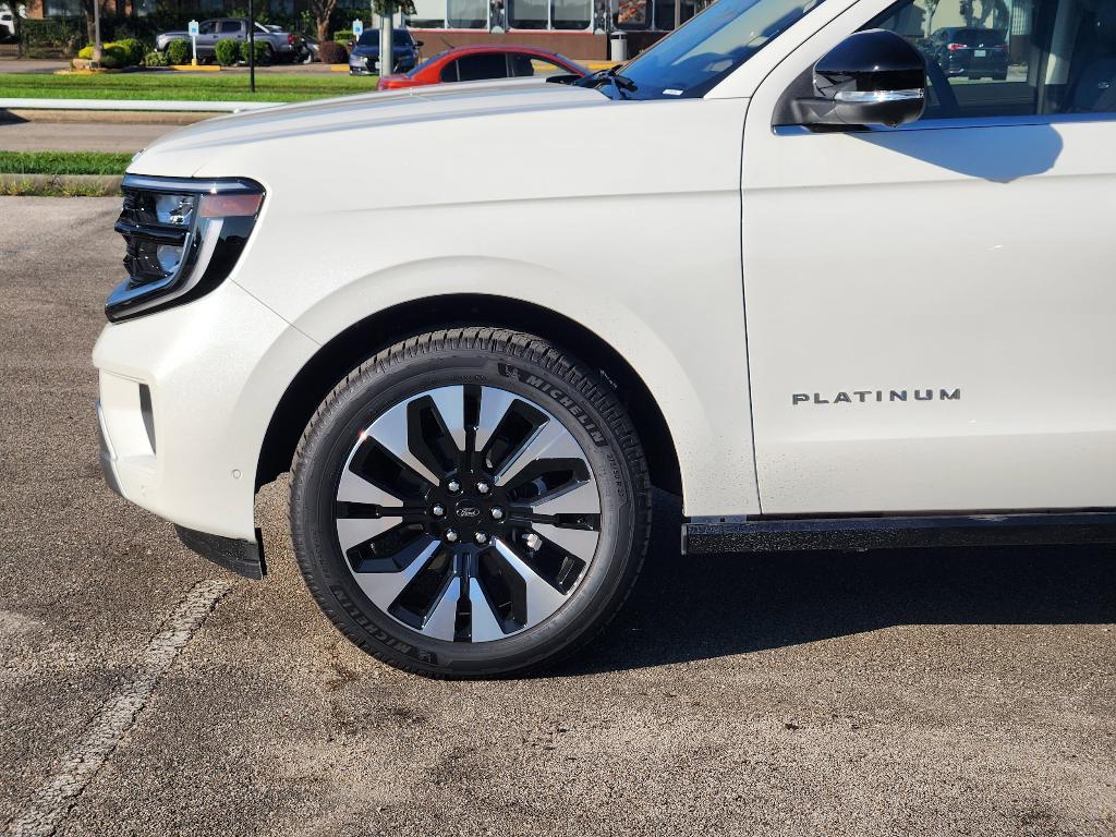 new 2025 Ford Expedition car, priced at $78,872