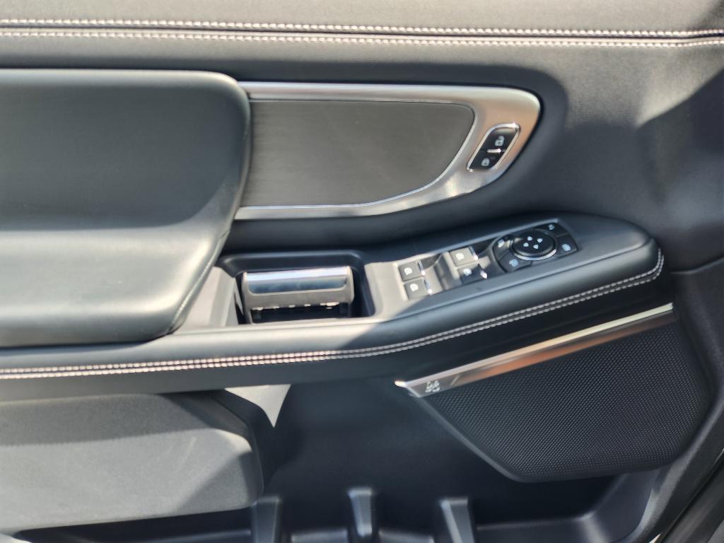 new 2025 Ford Expedition car, priced at $78,442