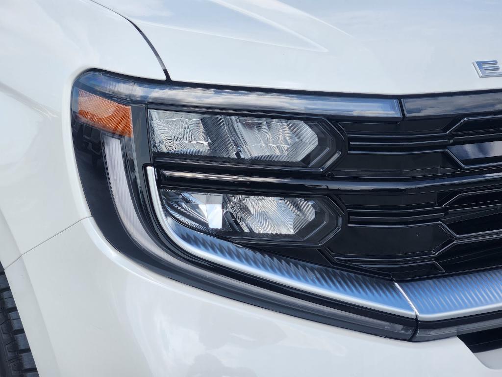 new 2025 Ford Expedition car, priced at $78,442